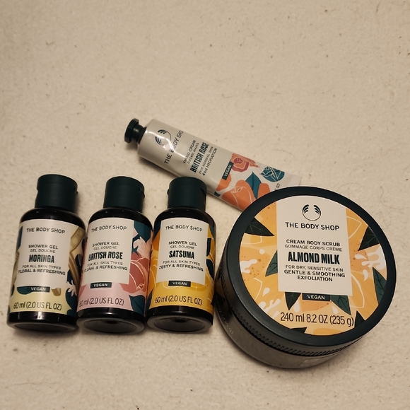 The Body Shop Other - The Body Shop Bundle NWT With Full Size - 5 Items